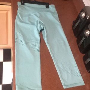 Mint green active Capri